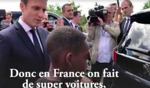 Des enfants demandent à Emmanuel Macron comment est sa voiture