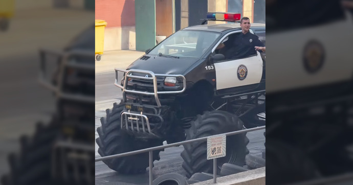 Une Twingo monster truck se cache en Espagne