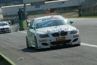 Audi, BMW, Jaguar: les autos du Superstars en action