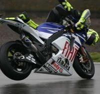 Moto GP: Grande Bretagne D.1: La chute de Valentino.