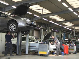 15 000 postes supprimés en 2013 dans la distribution automobile ?