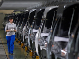 Le marché automobile russe continue de plonger