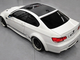 La BMW M3 E92 prend 2 tours de taille avec Prior Design