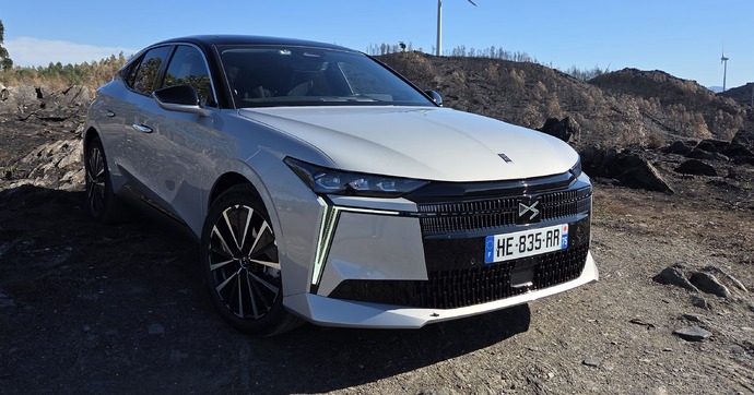 Prendre le volant de la DS n°4 E-Tense est-il une expérience intense ?