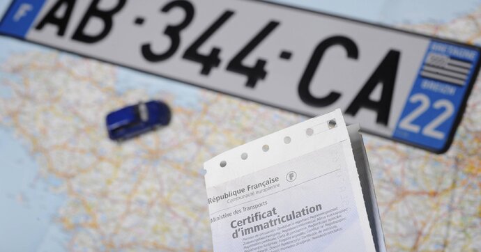 Bientôt des plaques d’immatriculations roses en France
