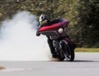 Vidéo - Victory: la Magnum fait son Fast et Furious !