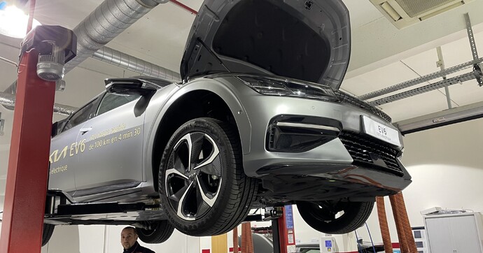 Combien coûte la batterie de votre voiture électrique ou hybride ?