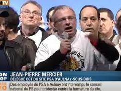 Politique: les salariés de PSA Aulnay apostrophent Jean Marc Ayrault au conseil national du PS