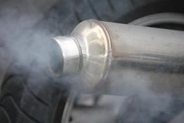 Etude : la moto pollue bien plus que la voiture (même diesel), voire même... que l'avion