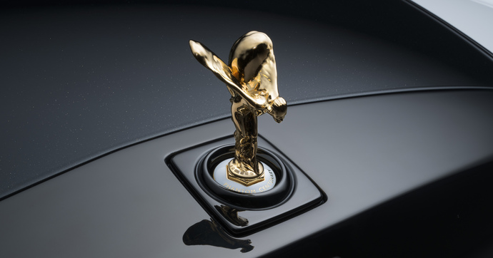 Rolls-Royce se paie une voiture en or pour les 100 ans de la marque
