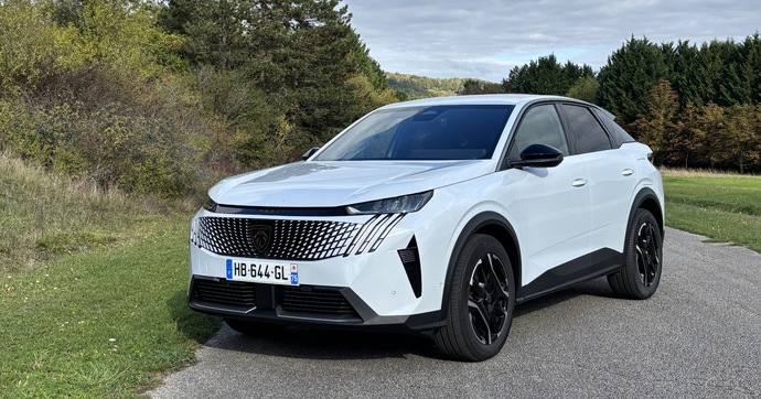 Peugeot 3008 - Que vaut l'hybride rechargeable ?