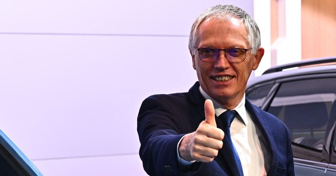 Carlos Tavares, droit dans ses bottes et ses contradictions