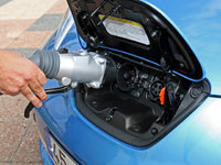 De la recharge pour voiture électriques dans les stations-service japonaises