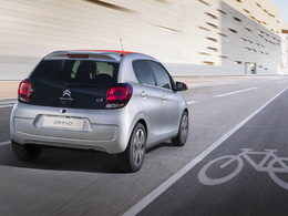 Après la nouvelle Renault Twingo, la Citroën C1 fait (aussi) sa pub