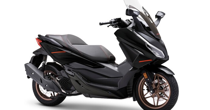 Une édition spéciale et des nouveaux coloris pour les Honda Forza 125 et 350 2026