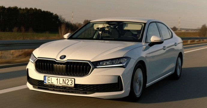2831 kilomètres sur un plein : l’impressionnant record battu avec une Skoda Superb