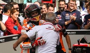 MotoGP - Silverstone J.2 : Márquez impressionne Rossi séduit