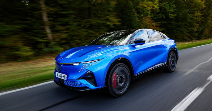 Nous avons pris en mains en avant-première l'Alpine A390