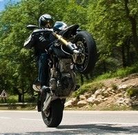 Insolite : en wheeling à plus de 200 km/h pour un reportage de TMC, quatre mois de prison ferme