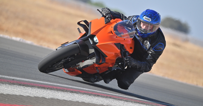 La KTM 990 RC-R est-elle la sportive newgen ?