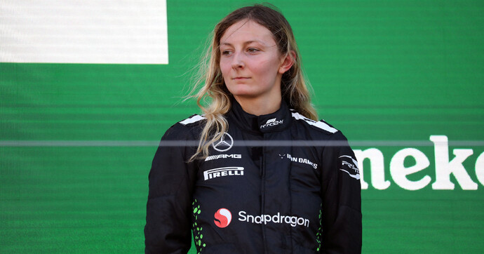 Doriane Pin, la jeune pilote française élue « Femme de l’année 2025 »