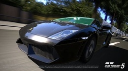 Nouvelles photos de Gran Turismo 5 : Lamborghini LP560-4 et dégâts physiques au programme