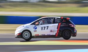 Les grands sportifs français se mettent à la Peugeot Racing Cup