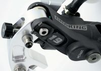 Braking: Maître-cylindre radial avec Cam Control®.