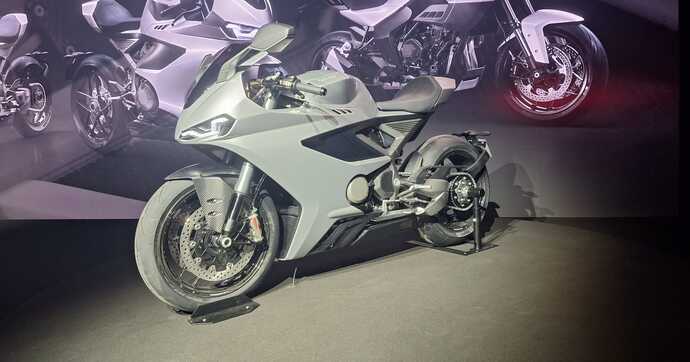 Norton ressuscitée présente à Milan sa nouvelle Manx R