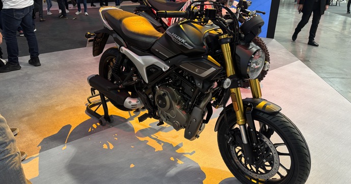 Hero débarque en France avec sa Hunk 440 à l'occasion du salon de Milan