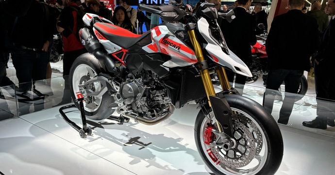 À Milan, Ducati dévoile sa nouvelle Hypermotard V2