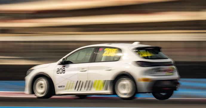 La nouvelle Peugeot 208 Racing TC6 veut vous faire progresser sur circuit