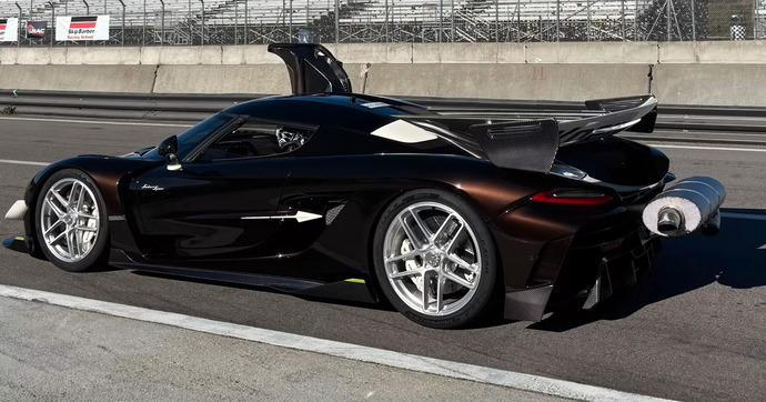 Cet échappement atroce n’a pas empêché cette Koenigsegg de battre un record