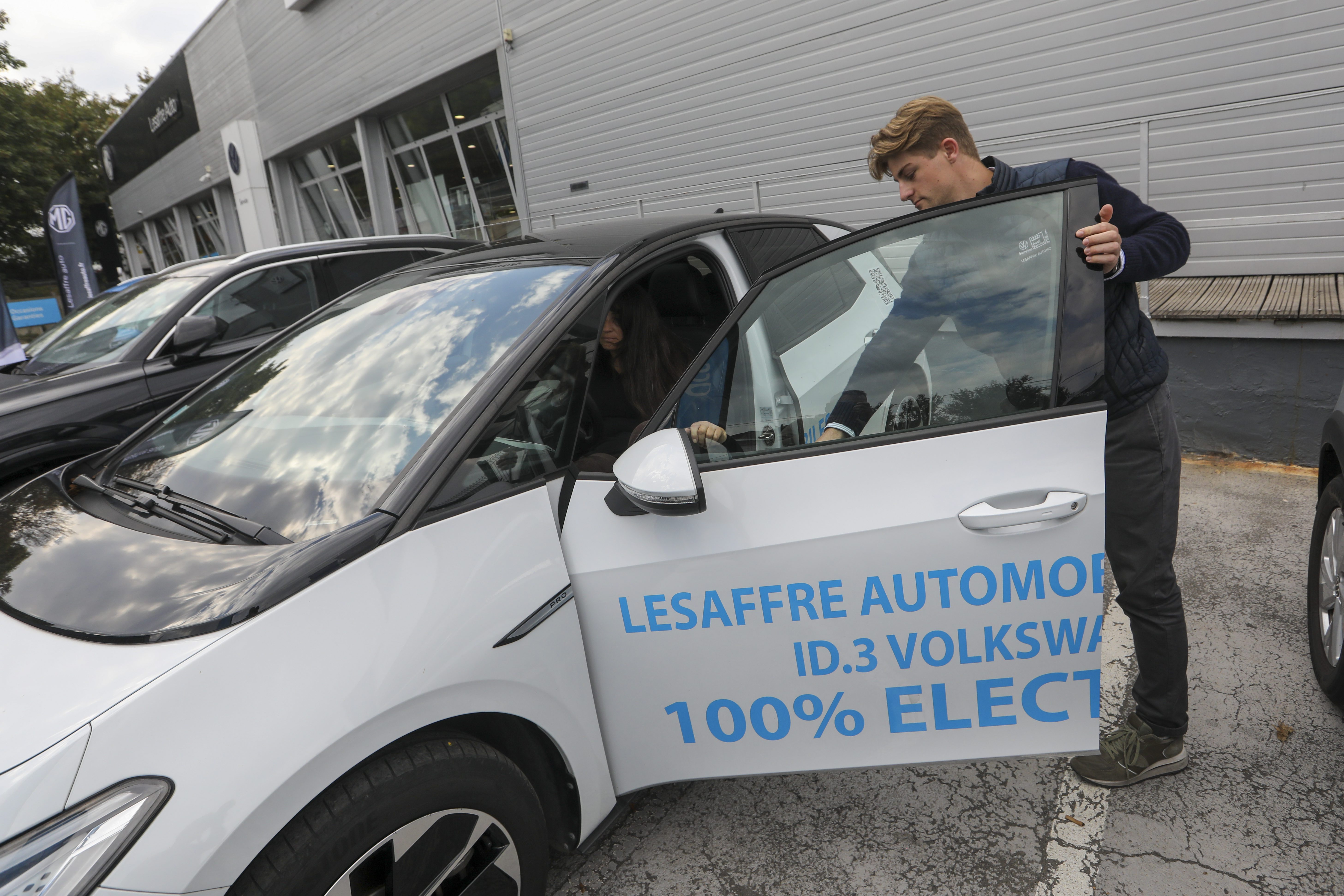 Livreur De Voiture Neuve