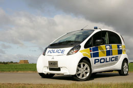 La Police britannique s’équipe de Mitsubishi i-Miev, les chauffards sont morts de rire