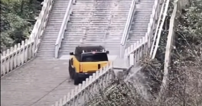 Le Chery Fulwin X3L se prend pour un Range Rover et ça tourne à la catastrophe