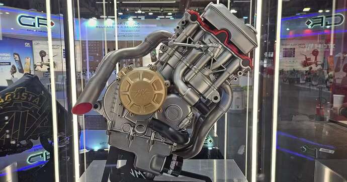 MV Agusta surprend avec un nouveau moteur V5 !