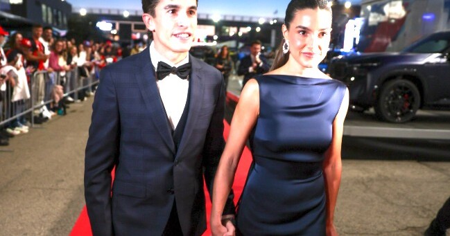 Valence, soirée de chaos : Valentino Rossi hué aux MotoGP Awards 2025, Marc Marquez appelle au respect