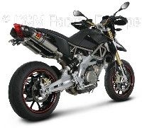 L'Aprilia Dorsoduro équipée par Akrapovic