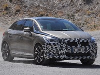 Future ex-Citroën DS5 : la version restylée et sans logo Citroën en tests routiers