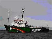 Portes ouvertes sur le navire de Greenpeace