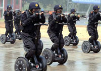 Photo insolite du jour : les policiers chinois en Segway !