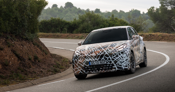 Premières impressions au volant de la Cupra Raval, chasseuse d’Alpine A290