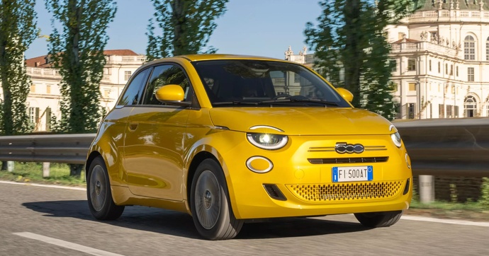 La nouvelle Fiat 500 Hybrid devient l’une des voitures les plus lentes du marché