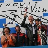 Championnat de France Vitesse Motos Anciennes : ça démarre ce week-end à Nogaro (32): interview d'Evelyne Desbordes.
