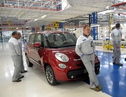 Fiat sur le point de licencier 30% des ouvriers chargés du 500L en Serbie