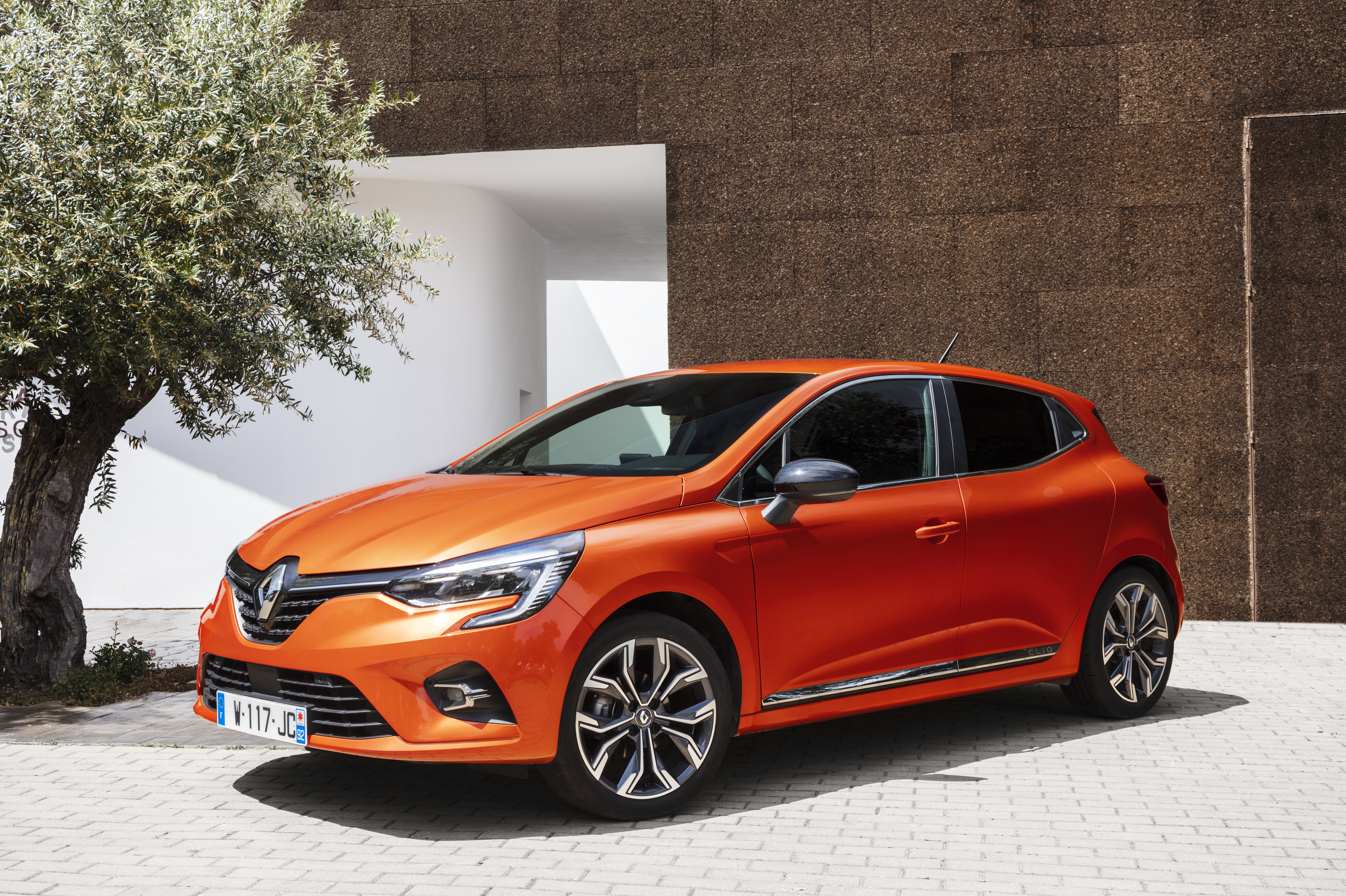 Barometre Des Ventes Juillet 2020 La Reprise Du Marche Se Confirme Renault S Envole