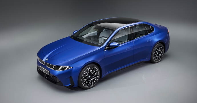 900 km d'autonomie, 20 minutes de charge, 470 ch : comment BMW va électriser le marché avec sa nouvelle i3