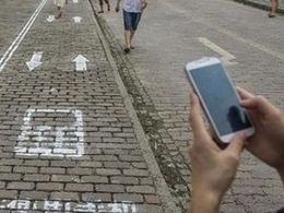 Chine : un couloir piéton réservé pour les drogués du smartphone