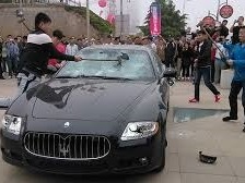 Un client mécontent détruit sa propre Maserati !